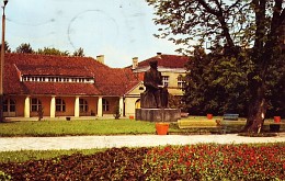 Pomnik Sienkiewicza i Liceum