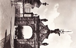 Brama klasztorna z XVIII wieku