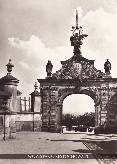 Barokowa brama klasztorna z XVIII wieku na Jasnej Górze