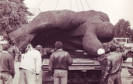 Rozbiórka Pomnika Wdzięczności