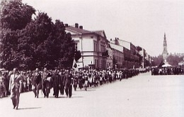 Plac Biegańskiego, defilada