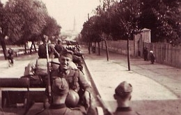 Przejazd żołnierzy