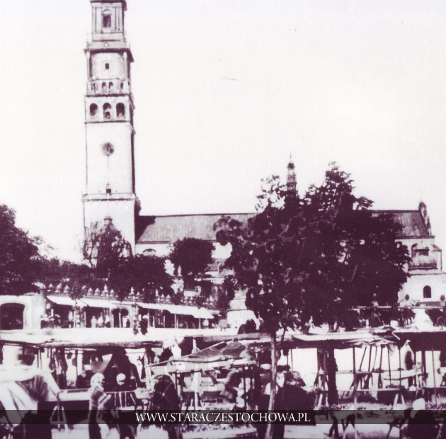 Kramy przed Klasztorem Jasnogórskim, ok. 1910 roku