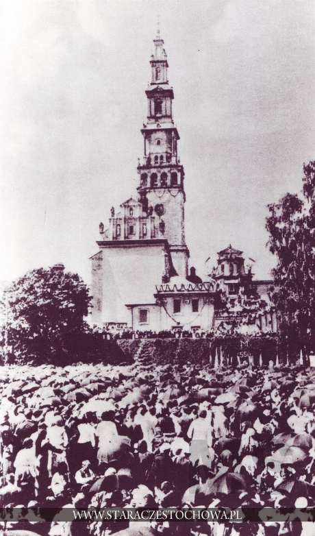 Nabożeństwo przed szczytem Klasztoru Jasnogórskiego, lata 30-te