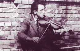 Żebrak przed murami