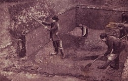 Prace przy odkopywaniu