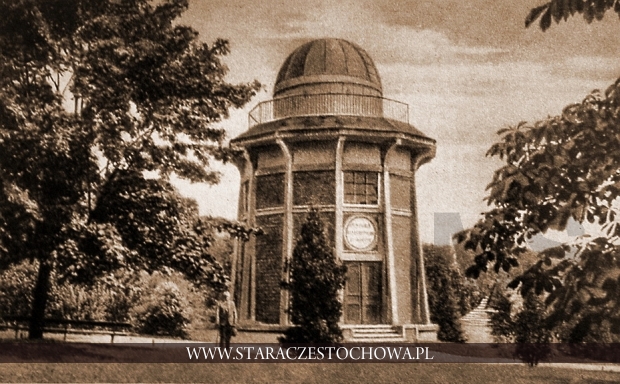 Obserwatorium astronomiczne w parku