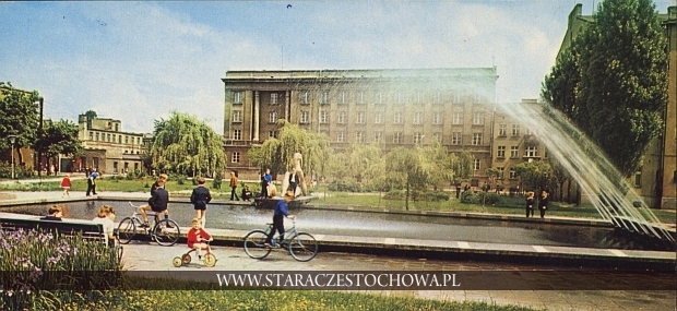 Skwer przed MRN w Częstochowie