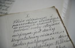 Zbiór różańców i paciorków