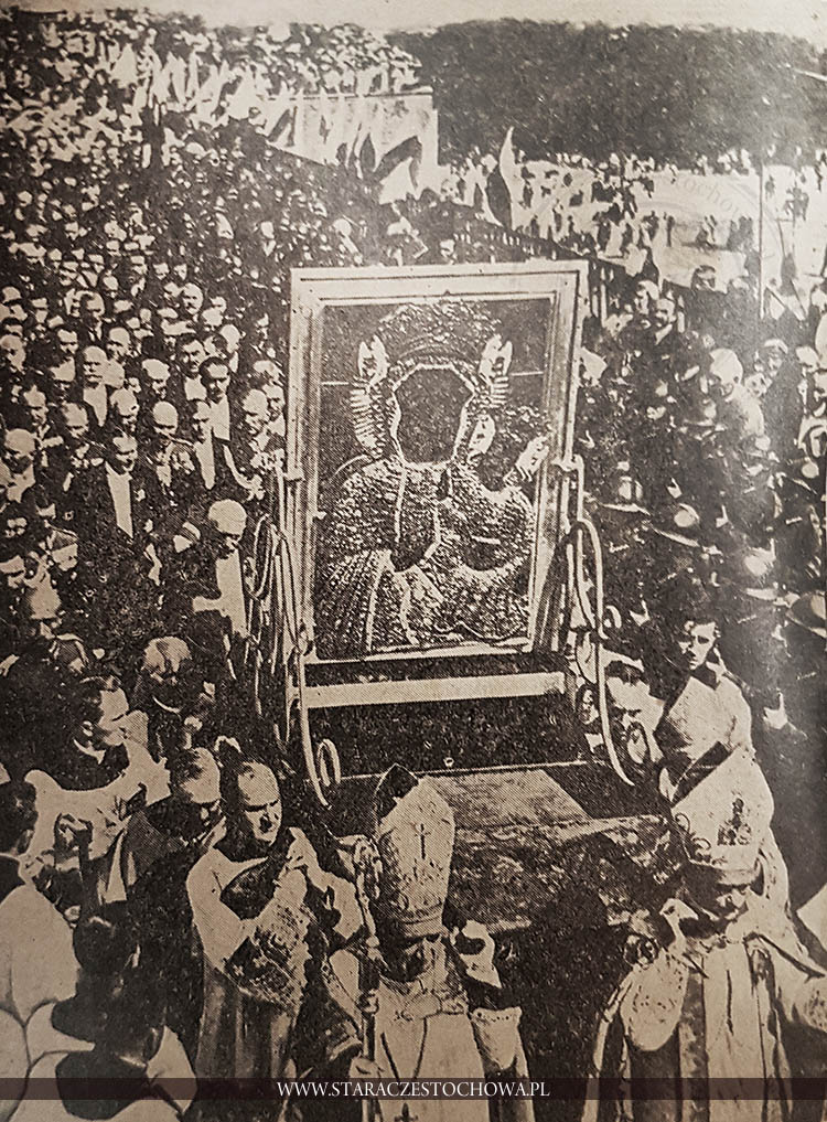 Cudowny Obraz niesiony przez Książąt Kościoła podczas uroczystej procesji