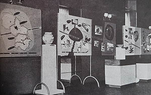 Wystawa w foyer teatru