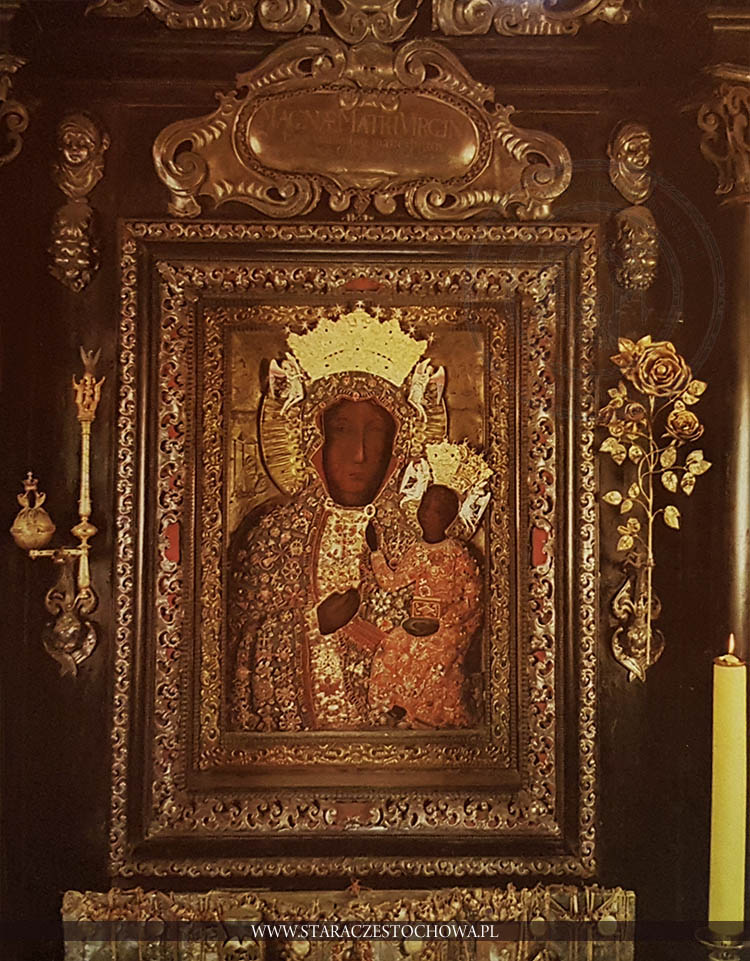 Cudowny Obraz Matki Boskiej Częstochowskiej w koronach i sukience