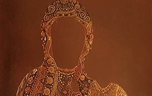 Sukienka koralowo-perłowa