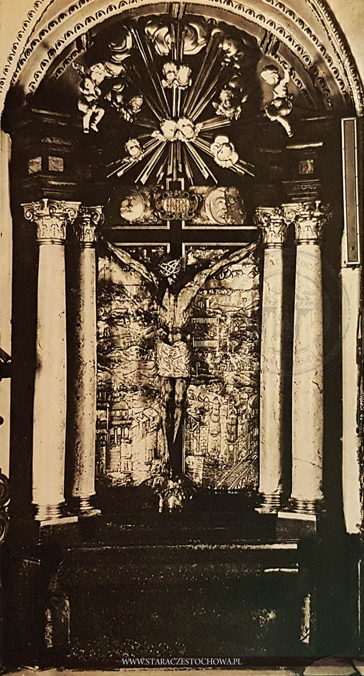 Ołtarz boczny kaplicy Cudownego Obrazu z późnogotyckim krucyfiksem