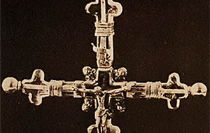 Krzyż z kryształu górskiego