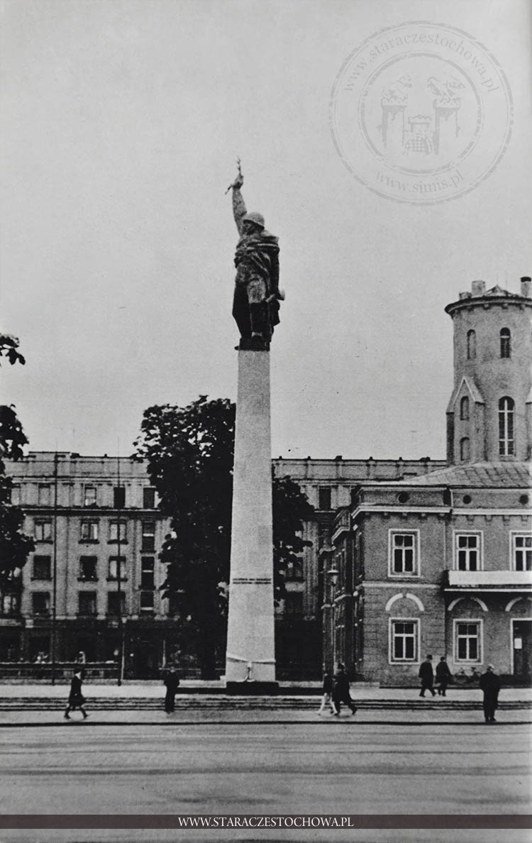 Pomnik Wdzięczności, dłuta prof. Mariana Koniecznego, odsłonięty w 1968 roku