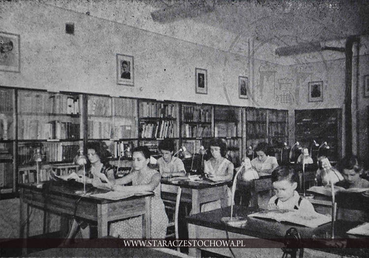 Czytelnia w filii nr 9 Miejskiej Biblioteki Publicznej im. dr W. Biegańskiego